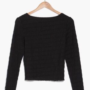 Elodie Long Sleeve Textured Crop Top in Black (Size Large).